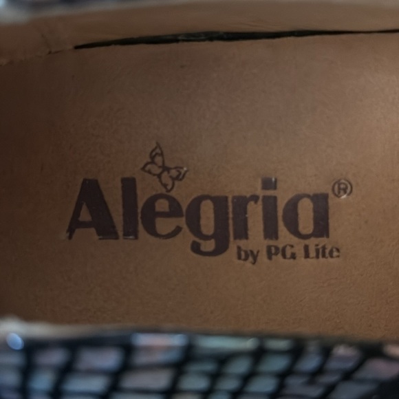 Alegria Irrdescent Mary Jane Clog, EUC, Size 39 - Picture 6 of 6